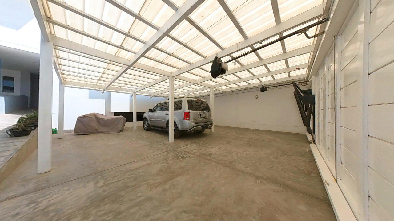 VENTA DE HERMOSO DÚPLEX FRENTE AL MAR, PIMENTEL